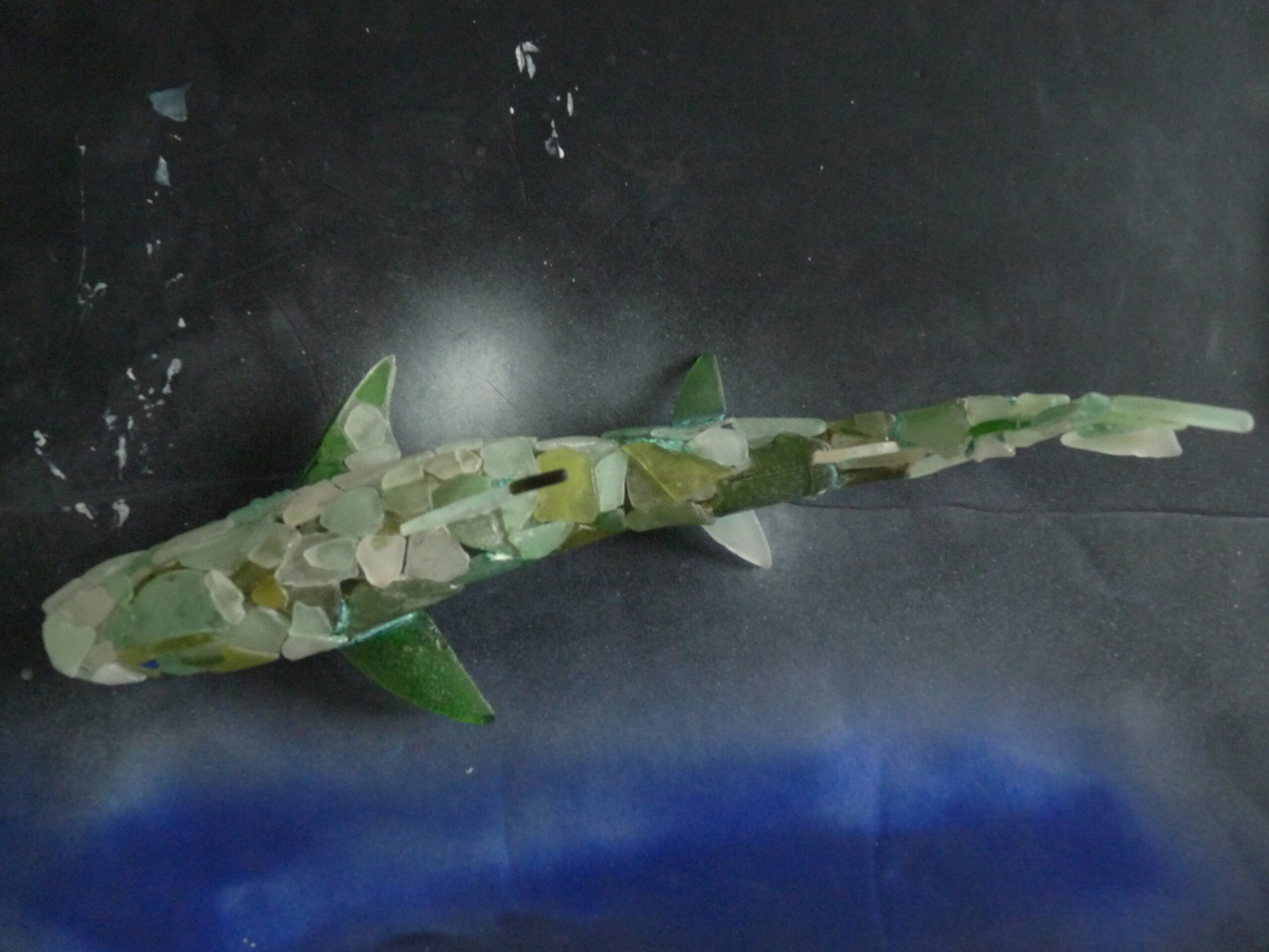 Requin n°2 lumineux 3 sculpture aquatique artiste Alexandre Laigner